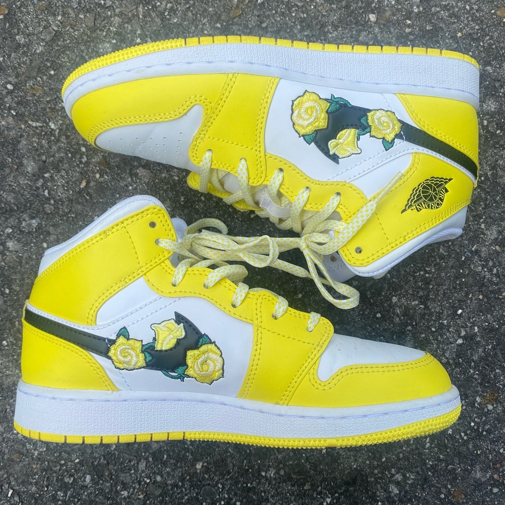 Jordan 1 Mid Dynamic Yellow Floral Grade School